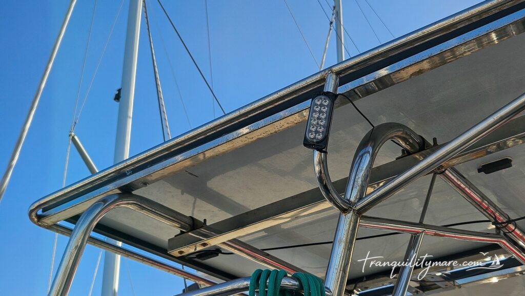 Additional strobo lights on solar arch